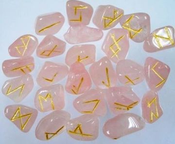 Imagen de Kit de runas cuarzo rosa primera calidad