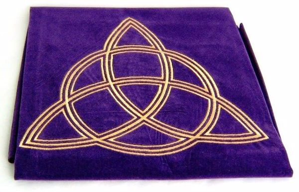 Picture of EMBROIDERY TAPETE Wicca 80X80 CM