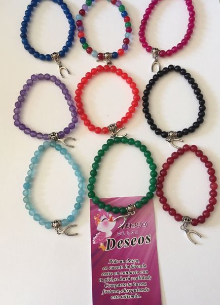 Imagen de PULSERA HUESO DE LOS DESEOS BOLAS COLOR AZUL OSCURO