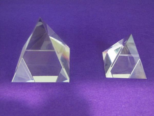 Imagen de Pirámide  de cristal 9,5 cms Transparente