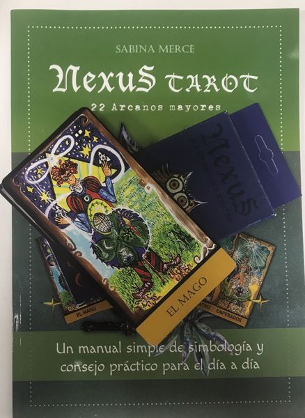 Imagen de Nexus Tarot. 22 arcanos mayores más libro.