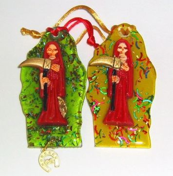 Imagen de AMULETO SANTA MUERTE ROJA ORGONITA VERDE 90X47 MMS
