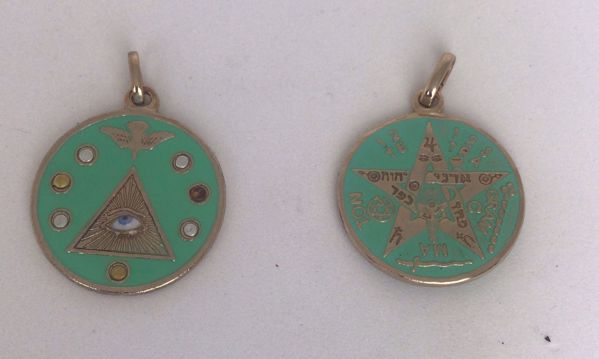 Imagen de Amuleto talismán colgante Tetragramatón y 7 potencias con ojo. Verde Agua. 3 cms