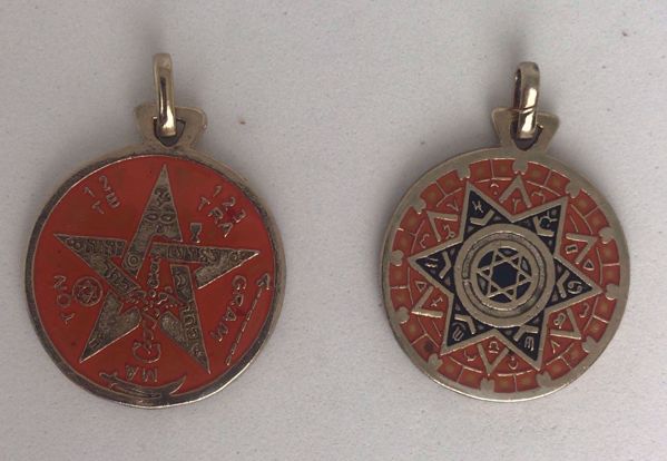 Imagen de Amuleto talismán colgante Tetragramatón y Hexagrama. 3 cms. Naranja