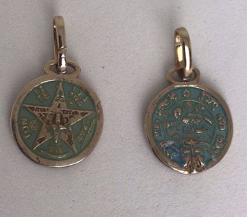 Imagen de Amuleto talismán colgante Tetragramatón y Exterminador de San Cipriano 16 mm celeste