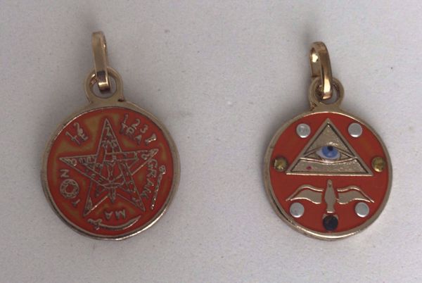 Imagen de Amuleto talismán colgante Tetragramatón y 7 potencias con ojo 20 mm naranja