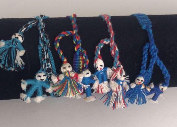 Imagen de Amuleto talismán artesanal Pulsera Quitapenas azul